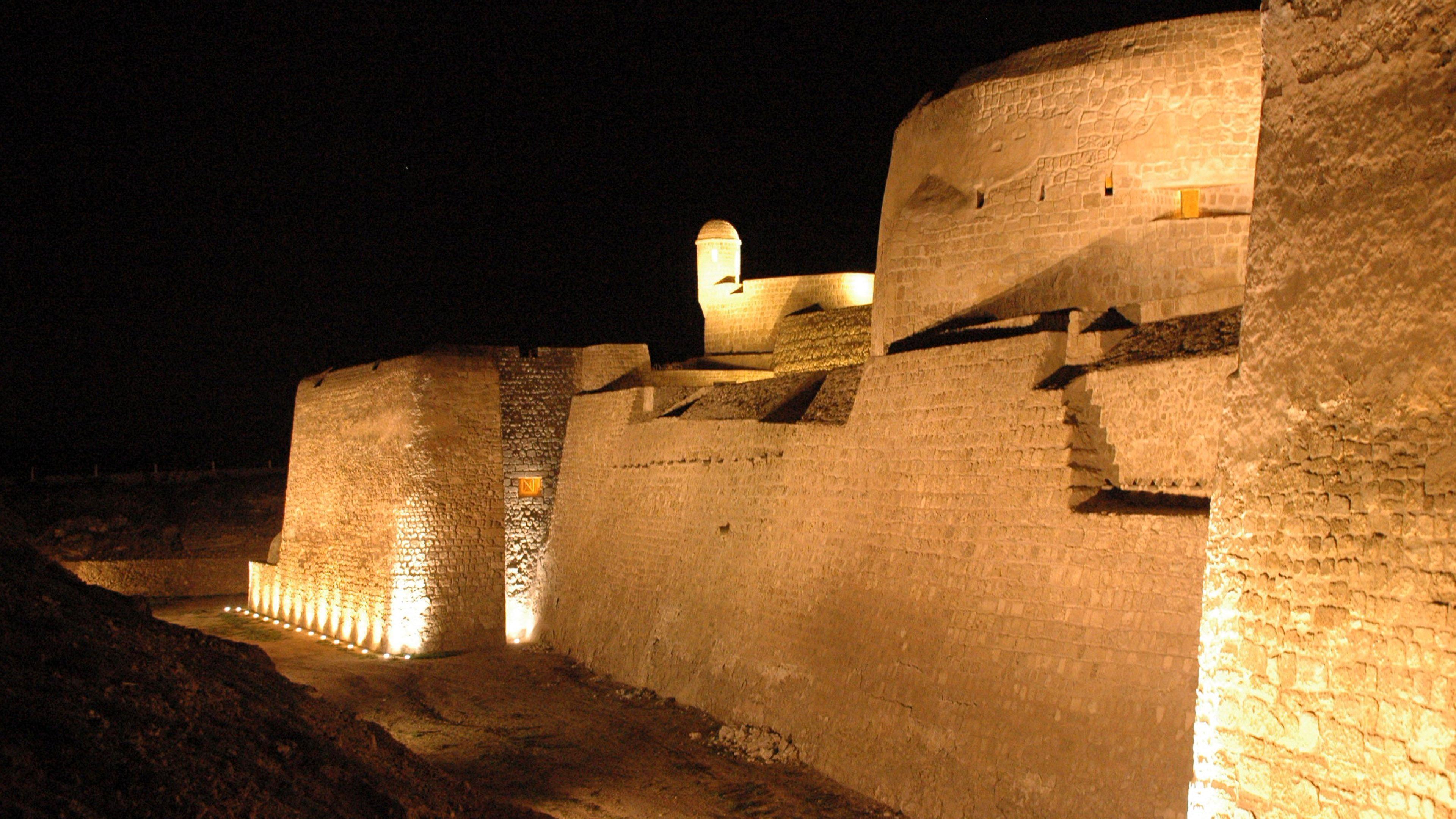 Intercontinental Bahrain, An Ihg Hotel Manama Extérieur photo The fortress of the Sultan Saadia