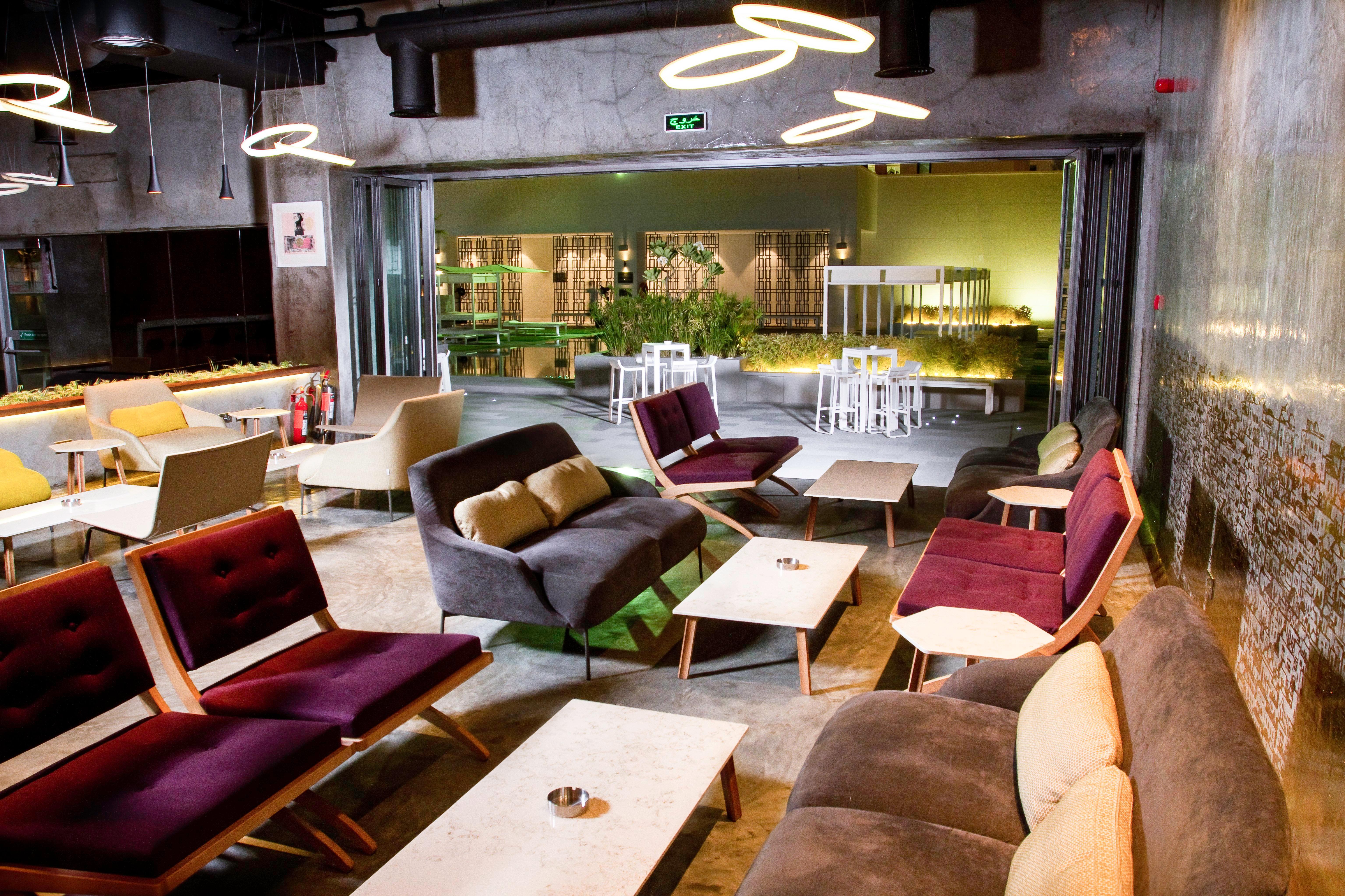 Intercontinental Bahrain, An Ihg Hotel Manama Extérieur photo Interior of a typical café in Beijing